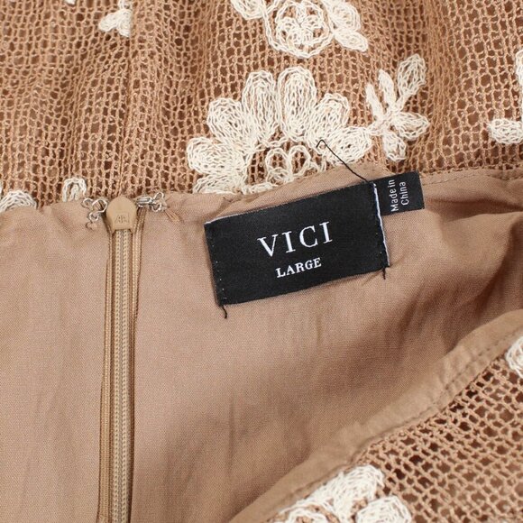 Vici Tan White Crochet Style Skirt, Bubble Hem, Size Large - Picture 4 of 7
